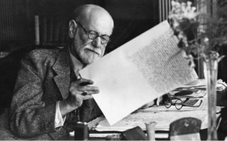 Ailenize Hayır Demek Zor mu Geliyor? Freud’un Gözünden Duygusal Özgürlük Mücadelesi