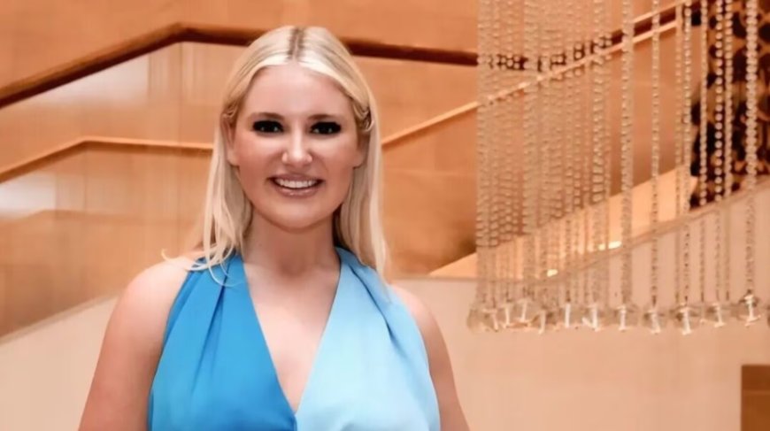 Miss England Tacını Bıraktı: Eğlence Malzemesi Olmak İçin Gelmedim
