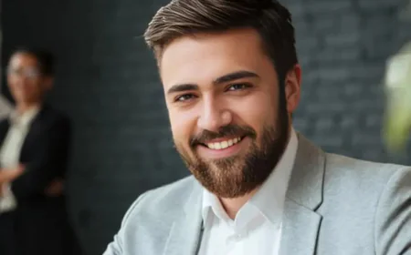 Psikolog Muhammed Fethi Ünüvar Edremit’te danışan kabul ediyor